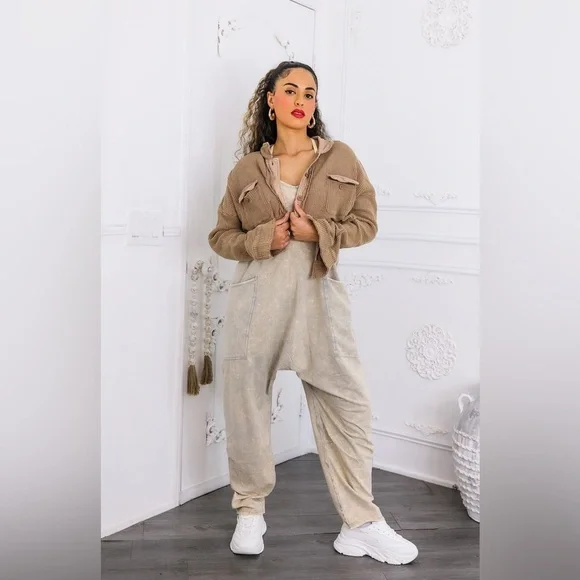 Stylish Tan Cropped Jacket - Picture 2 of 4